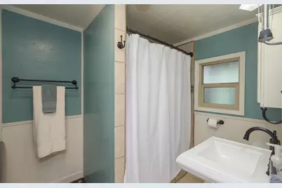854 W 2nd Street, Medford, OR 97501 - Photo 16