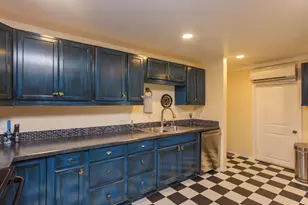 854 W 2nd St, Medford, OR 97501 - Photo 10