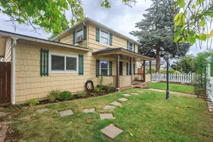 854 W 2nd St, Medford, OR 97501 - Photo 2