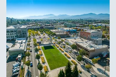 145 N Bartlett Street, Medford, OR 97501 - Photo 2