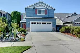 739 Spring Valley Dr, Medford, OR 97501 - Photo 2