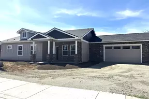 1322 Orchard Home Dr, Medford, OR 97501 - Photo 2