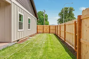 1322 Orchard Home Dr, Medford, OR 97501 - Photo 10