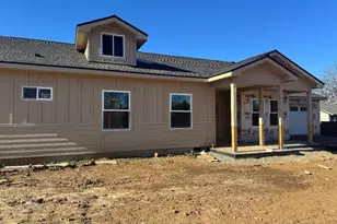 1322 Orchard Home Dr, Medford, OR 97501 - Photo 4