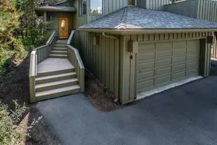 17717 Quelah Ln, Sunriver, OR 97707 - Photo 2