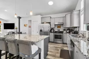 17154 Covina Rd, Bend, OR 97707 - Photo 16