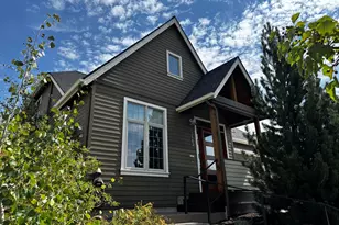 63182 Iner Loop, Bend, OR 97701 - Photo 4