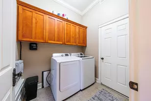 381 Stanford Ave, Medford, OR 97504 - Photo 46