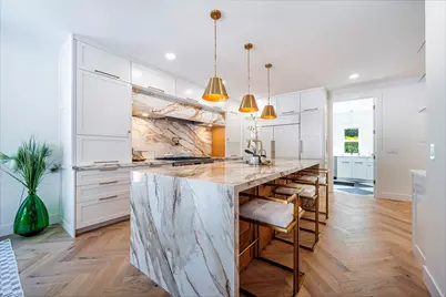 381 Stanford Avenue, Medford, OR 97504 - Photo 2