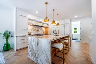 381 Stanford Ave, Medford, OR 97504 - Photo 2