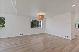 63673 Boyd Acres Rd, Bend, OR 97701 - Photo 4