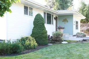 246 Soquel St, Klamath Falls, OR 97601 - Photo 2