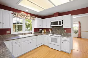 370 Becklin Dr, Merlin, OR 97532 - Photo 12