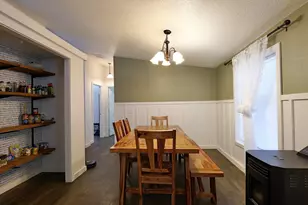 633 E Archwood Dr, Eagle Point, OR 97524 - Photo 12