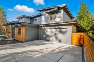 2 NW Hood Pl, Bend, OR 97703 - Photo 6