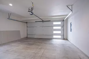 2 NW Hood Pl, Bend, OR 97703 - Photo 46