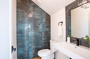 2 NW Hood Pl, Bend, OR 97703 - Photo 24