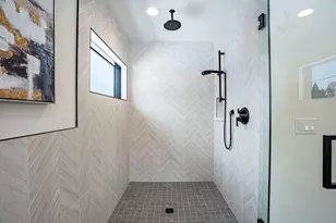 2 NW Hood Pl, Bend, OR 97703 - Photo 34