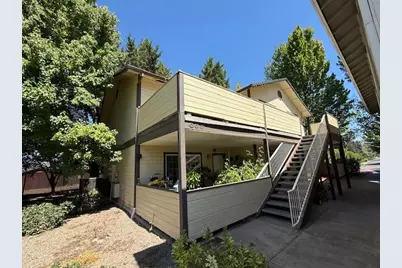 889 Valley View Drive, Medford, OR 97504 - Photo 4