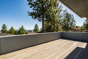 3160 N W Colonial Dr, Bend, OR 97703 - Photo 38