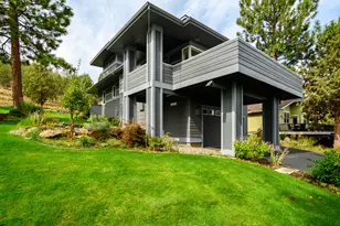 3160 N W Colonial Dr, Bend, OR 97703 - Photo 46