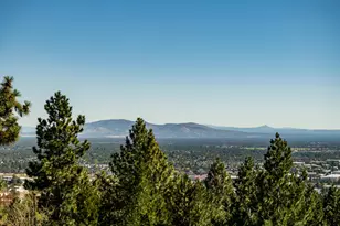 3160 N W Colonial Dr, Bend, OR 97703 - Photo 40