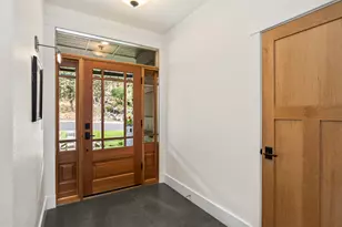 3160 N W Colonial Dr, Bend, OR 97703 - Photo 4