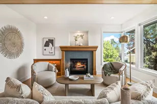 3160 N W Colonial Dr, Bend, OR 97703 - Photo 22