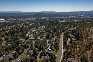 3160 N W Colonial Dr, Bend, OR 97703 - Photo 56