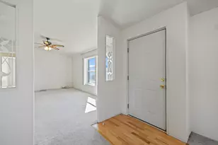 4200 Summers Ln, Klamath Falls, OR 97603 - Photo 8