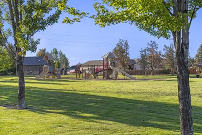 2675 NE 9th Street, Redmond, OR 97756 - Photo 18