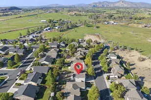 2675 NE 9th St, Redmond, OR 97756 - Photo 28