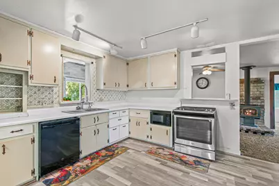 13990 N Applegate Road, Grants Pass, OR 97527 - Photo 12