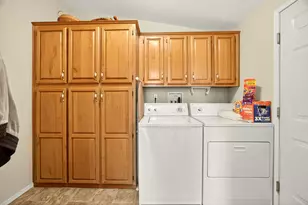 555 Freeman Rd, Central Point, OR 97502 - Photo 12