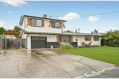 342 Hazel Street, Central Point, OR 97502 - Photo 2