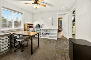 342 Hazel St, Central Point, OR 97502 - Photo 16