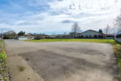 1225 Corona Avenue, Medford, OR 97504 - Photo 2