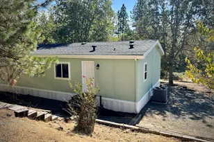 581 Azalea Dr, Grants Pass, OR 97526 - Photo 20