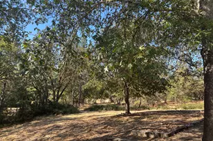 581 Azalea Dr, Grants Pass, OR 97526 - Photo 22