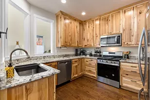 1019 SW J Street SW, Grants Pass, OR 97526 - Photo 4