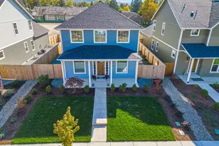 1019 SW J Street SW, Grants Pass, OR 97526 - Photo 1