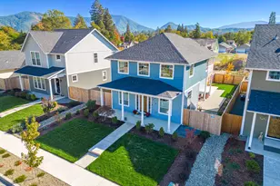 1019 SW J Street SW, Grants Pass, OR 97526 - Photo 28