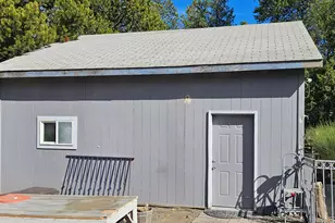 16138 Amber Ln, La Pine, OR 97739 - Photo 10