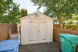 24 Blackstone Ct, Eagle Point, OR 97524 - Photo 6