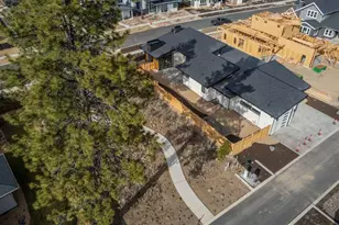 3337 NW Leavitt Ln, Bend, OR 97703 - Photo 6