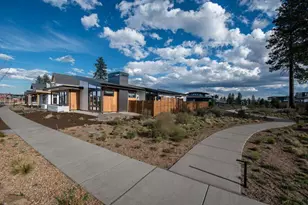 3337 NW Leavitt Ln, Bend, OR 97703 - Photo 4