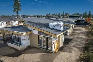 3337 NW Leavitt Ln, Bend, OR 97703 - Photo 4