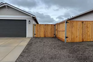 3739 Ford Dr, Medford, OR 97504 - Photo 18