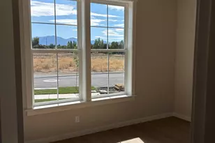 3739 Ford Dr, Medford, OR 97504 - Photo 6