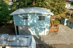 97799 Hanscam Ln, Brookings, OR 97415 - Photo 4